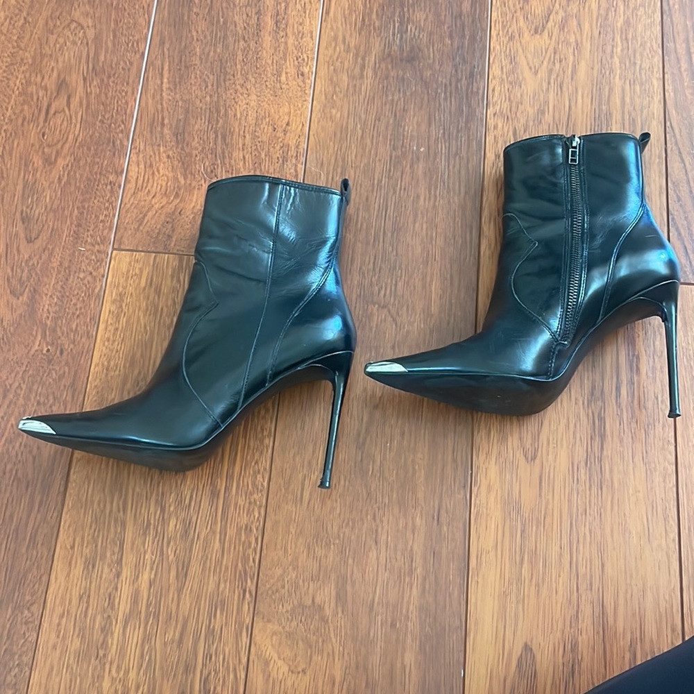 WINNIE HARLOWE X STEVE MADDEN BOOTIES
